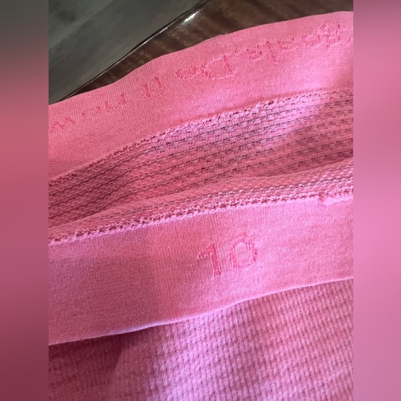 Lululemon Run: Swiftly Racerback
Flash Size 10 - Picture 8 of 8